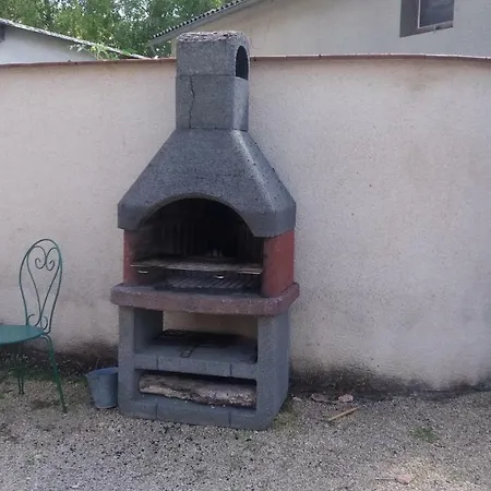 La Petite Maison Dans Bretigny *