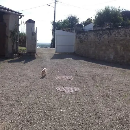 La Petite Maison Dans Bretigny Holiday home Beaumont (Vienne)