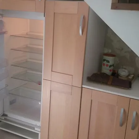 La Petite Maison Dans Bretigny