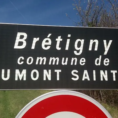 Holiday home La Petite Maison Dans Bretigny *